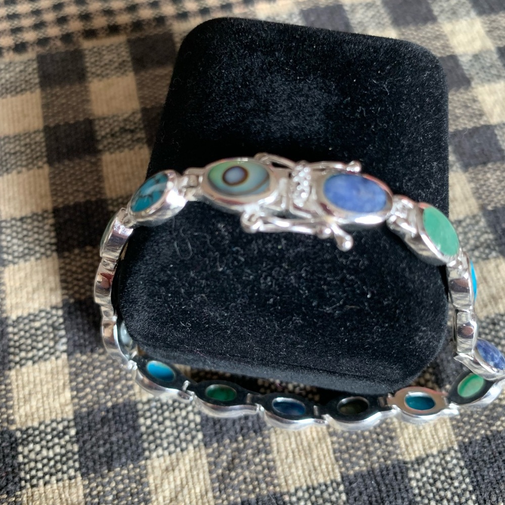 Bracelet Various gemstones 8 inches